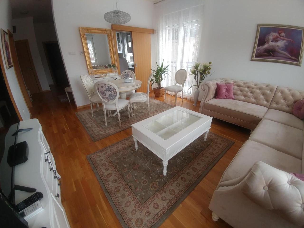 Jc10 Apartment 3 Bedroom, Free Parking, 73Sqm Novi Sad Bagian luar foto